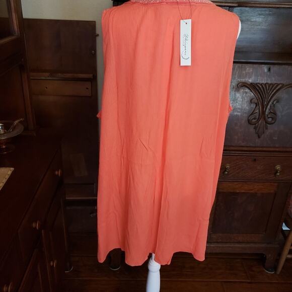 WHISPERS NEW York Pullover sleeveless Tunic , Size 1X embroidered floral NWT - Picture 6 of 8